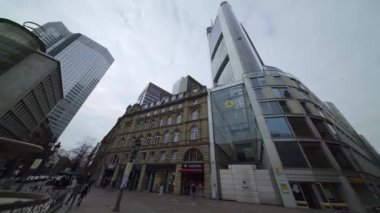 Frankfurt 'taki Ticaret Kulesi ve Almanya Karargahı