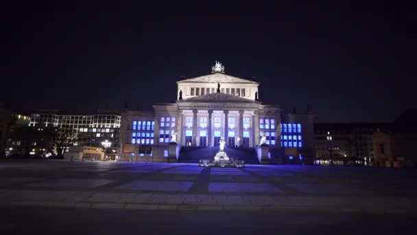Concertzaal in Berlijn op de Gendarmenmarkt — Stockvideo