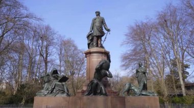 Berlin Almanya 'da Bismarck heykeli ve anıtı