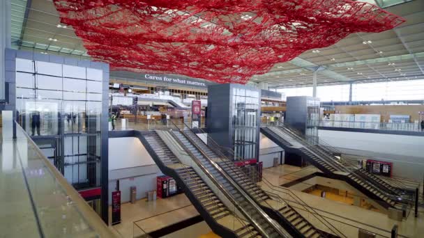 Berlijn Brandenburg Airport BER in Berlijn - Berlijnse stad, Duitsland - 11 maart 2021 — Stockvideo