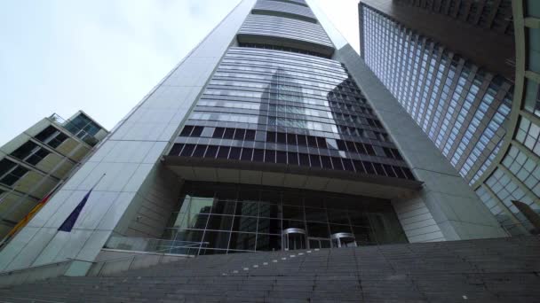 फ्रैंकफर्ट में Commerzbank टॉवर और मुख्यालय जर्मनी — स्टॉक वीडियो