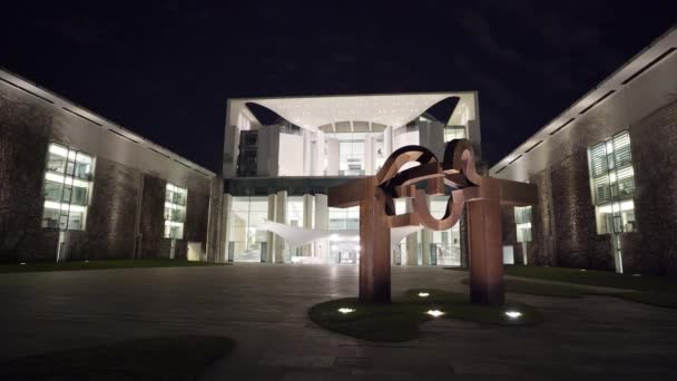 German Federal Chancellery in Berlin at night — Stock Video