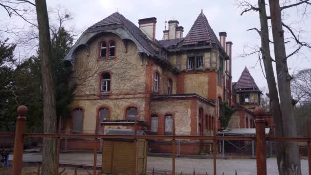 Знаменитая потерянное место Beelitz Heilstaetten в Германии — стоковое видео