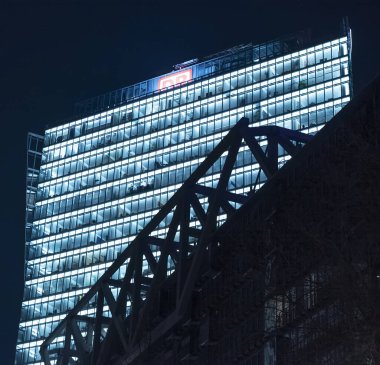 Sony Center Berlin Potsdamer Meydanı 'ndaki modern ofis binaları - BERLIN Şehri, GERMANY - 11 Mart 2021