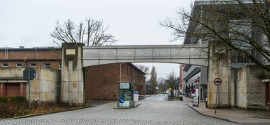 Berlin 'deki ünlü Babelsberg Film Stüdyoları Potsdam - BERLIN ŞEHRİ, GERMANY - 11 Mart 2021