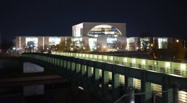 Berlin 'deki Alman Federal Başbakanlığı - Berlin Şehri - 11 Mart 2021