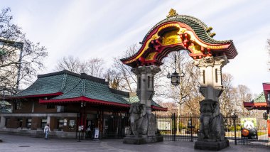 Berlin Hayvanat Bahçesi Berlin 'in merkezinde - Berlin Şehri, Almanya - 11 Mart 2021