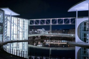 Berlin 'deki ünlü hükümet binası Marie-Elisabeth-Lueders-Haus - BERLIN, Almanya - 11 Mart 2021