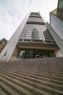 Frankfurt 'taki Ticaret Kulesi ve Almanya Karargahı - FRANKFURT, GERMANY ŞEHRİ - 11 Mart 2021