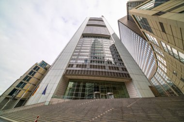 Frankfurt 'taki Ticaret Kulesi ve Almanya Karargahı - FRANKFURT, GERMANY ŞEHRİ - 11 Mart 2021