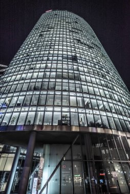 Sony Center Berlin Potsdamer Meydanı 'ndaki modern ofis binaları - BERLIN Şehri, GERMANY - 11 Mart 2021