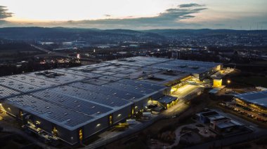 Bad Hersfeld 'deki Amazon Lojistik Merkezi - Kötü Kahramanlar Şehri, GERMANY - 10 Mart 2021
