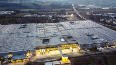 Bad Hersfeld 'deki Amazon Lojistik Merkezi - Kötü Kahramanlar Şehri, GERMANY - 10 Mart 2021