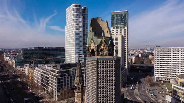 Berömd kejsare Wilhelm Memorial Church i Berlin — Stockfoto