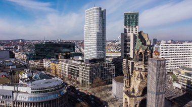 Berlin 'deki ünlü Kaiser Wilhelm Anıt Kilisesi - Berlin Şehri - 11 Mart 2021