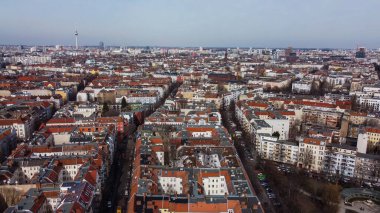 Berlin 'deki apartman blokları - yukarıdan görüş