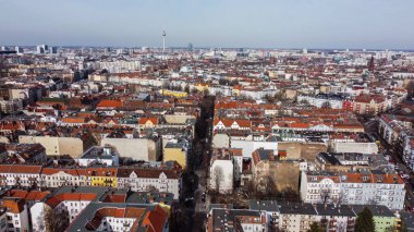 Berlin 'deki apartman blokları - yukarıdan görüş