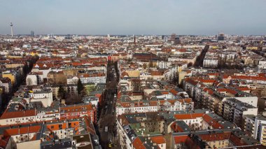 Berlin 'in çatısının üstünde