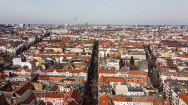 Berlin 'deki apartman blokları - yukarıdan görüş