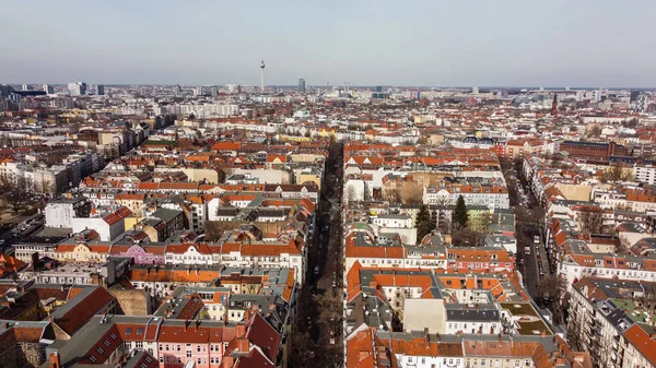Berlin 'deki apartman blokları - yukarıdan görüş