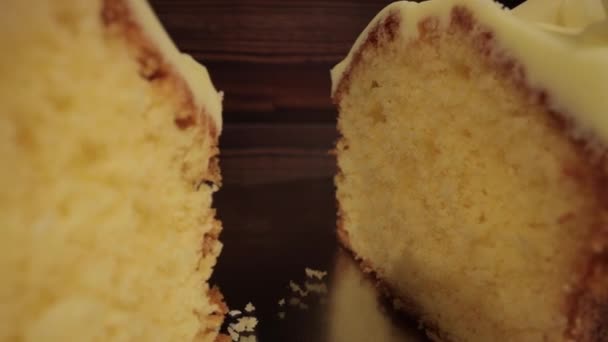 Lemon fudge cake dalam menutup — Stok Video
