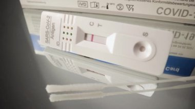 Negatif sonuç Covid-19 Rapid Testi - FRANKFURT, Almanya - 23 Mart 2021