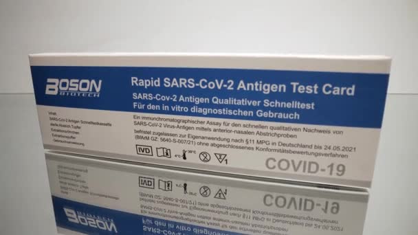 Sars COV 2 Rapid Test - Covid-19 Antigen Test - CITY OF FRANKFURT, GERMANIA - 23 MARZO 2021 — Video Stock