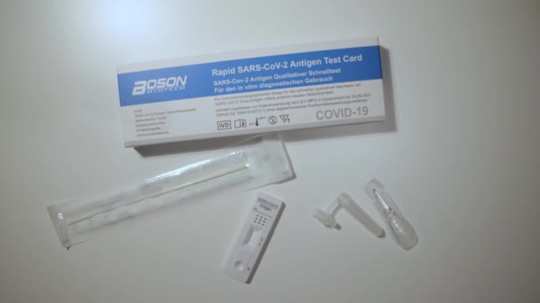 Corona Rapid Test - Covid-19 Antigen Test - CITY OF FRANKFURT, GERMANIA - 23 MARZO 2021 — Video Stock