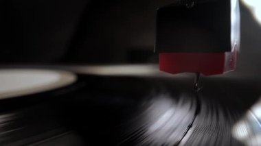 Plak çalar yakın planda - vinil çalıyor