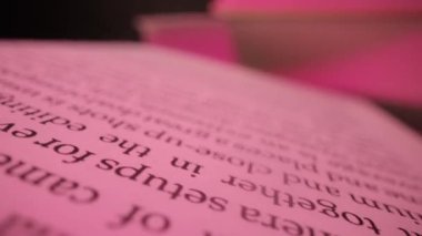 Ayrıntılı kitap sayfaları - makro görünüm