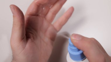 Corona Salgını sırasında elleri dezenfekte etmek