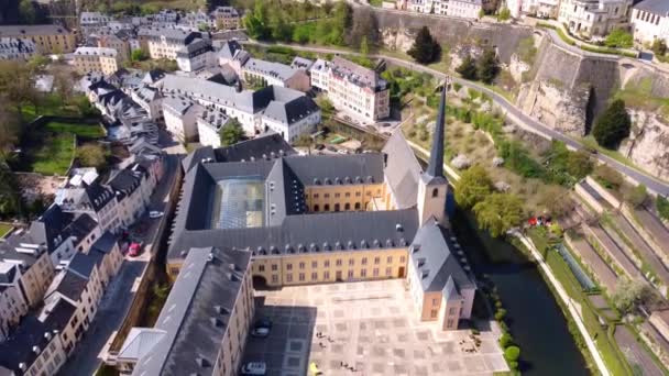 Abtei Neumünster in der Stadt Luxemburg — Stockvideo