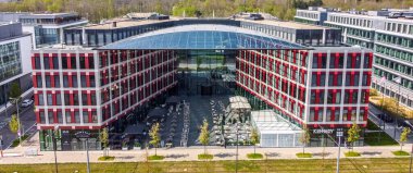 Lüksemburg 'un finans bölgesinde EY Company binası - LUXEMBURG Şehri, LUXEMBURG - 30 Nisan 2021