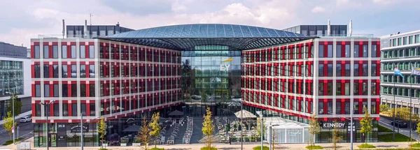 EY Company building in the Financial District in the Luxemburg - LUXEMBURG CITY, LUXEMBURG - APRIL 30, 2021 — стокове фото