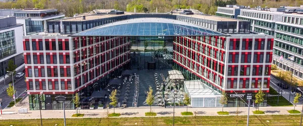 EY Company building in the Financial District in the Luxemburg - LUXEMBURG CITY, LUXEMBURG - APRIL 30, 2021 — стокове фото