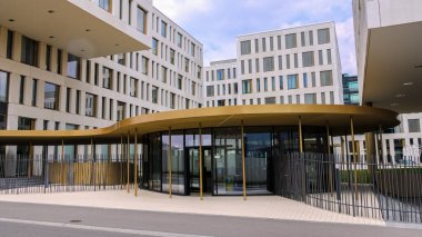 Lüksemburg 'un finans bölgesindeki Avrupa Yatırım Bankası - Lüksemburg Şehri, Lüksemburg - 30 Nisan 2021