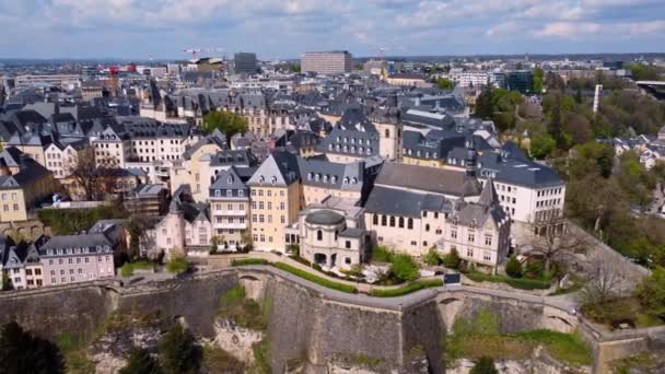 Quartier de la vieille ville de Luxembourg d'en haut — Video