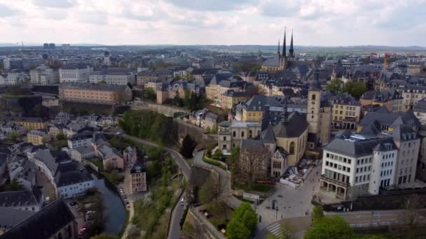 Úžasný výhled na město Lucemburk shora — Stock video
