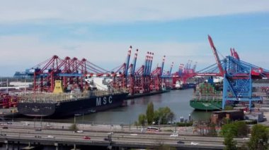 Hamburg Limanı 'ndaki konteyner terminali.