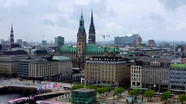 Het prachtige centrum van Hamburg met het Alster River meer — Stockvideo