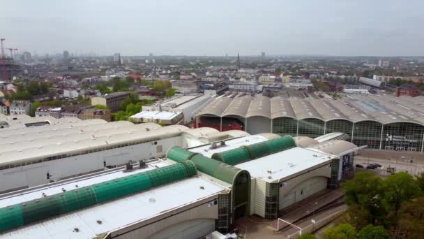 Vista aérea de la CCH - Centro de Congresos de Hamburgo - HAMBURG, ALEMANIA - 10 DE MAYO DE 2021 — Vídeos de Stock