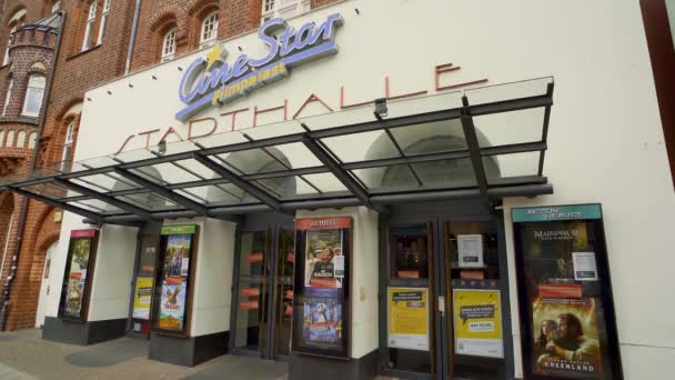 Кинотеатр Cinestar Stadthalle Любеке Германия Lubeck Германия Мая 2021 — стоковое видео