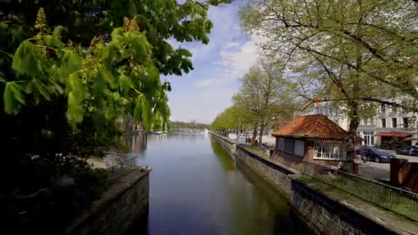 川の旅 ドイツのルベック市 旅行写真 — ストック動画