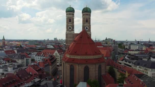 Iglesia Más Famosa Múnich Catedral Frauenkirche Distrito Histórico Vista Aérea — Vídeos de Stock