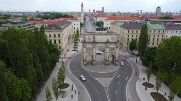 Győzelmi Kapu Münchenben Ludwig Utcában Légi Felvétel Drónfotózás Munich Németország — Stock videók