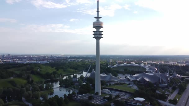 Televizní Věž Olympijském Parku Mnichov Letecký Pohled Bezpilotní Fotografie Mnichov — Stock video