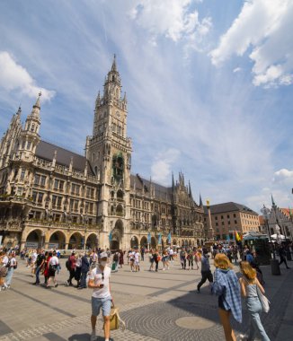Marien Meydanı 'ndaki Münih Belediye Binası MÜZİK MÜZİK, GERMANE - 03 Haziran 2021