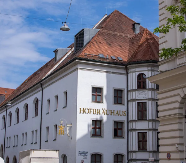 Híres Hofbrauhaus Münchenben - MUNICH, NÉMETORSZÁG - 2021. június 03. - MUNICH városa, NÉMETORSZÁG - 2021. június 03. — Stock Fotó