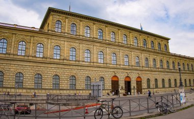 Münih Tarihi Şato Konutu - MUNICH, Almanya - Haziran 03, 2021 - MÜZİK, Almanya - Haziran 03, 2021