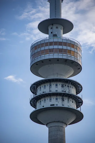 TV Tower at Olympic Park Munich - CITY of MUNICH, NÉMETORSZÁG - Június 03, 2021 — Stock Fotó